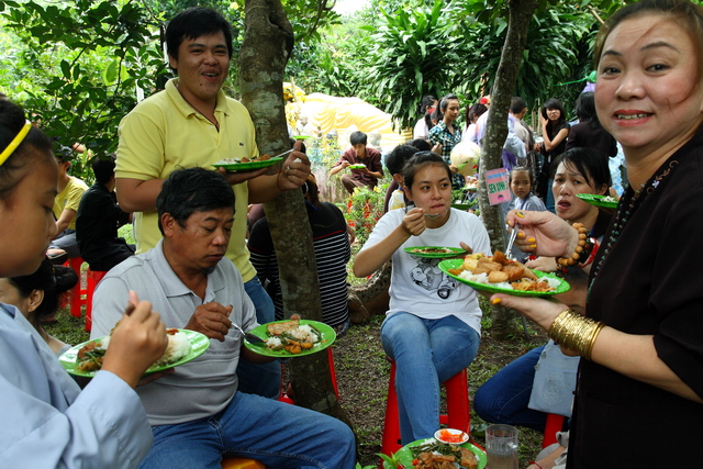 Đồng Nai: Mãi nhớ phiên chợ quê hương tại khóa tu mùa hè “Gieo hạt từ tâm” chùa Thiên Chánh