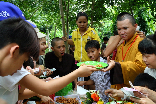 Đồng Nai: Mãi nhớ phiên chợ quê hương tại khóa tu mùa hè “Gieo hạt từ tâm” chùa Thiên Chánh