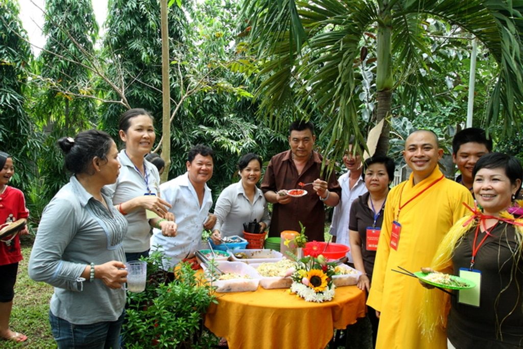 Đồng Nai: Mãi nhớ phiên chợ quê hương tại khóa tu mùa hè “Gieo hạt từ tâm” chùa Thiên Chánh