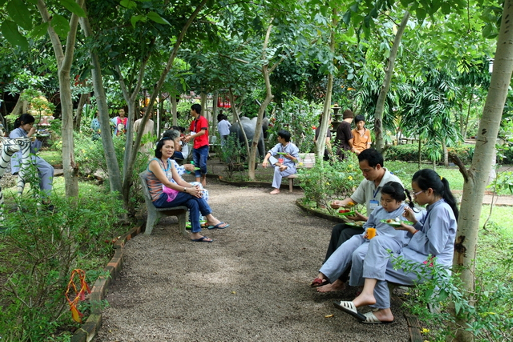 Đồng Nai: Mãi nhớ phiên chợ quê hương tại khóa tu mùa hè “Gieo hạt từ tâm” chùa Thiên Chánh