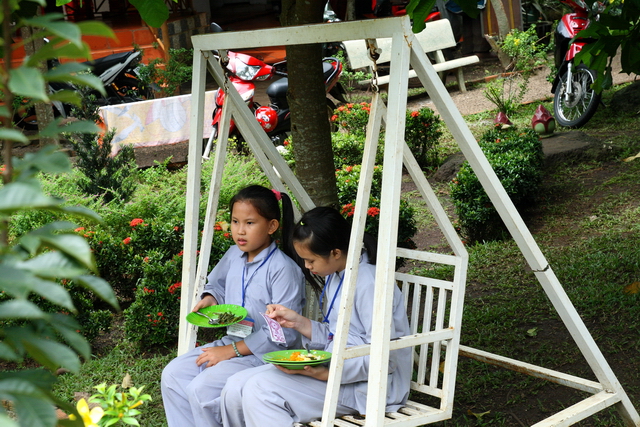 Đồng Nai: Mãi nhớ phiên chợ quê hương tại khóa tu mùa hè “Gieo hạt từ tâm” chùa Thiên Chánh