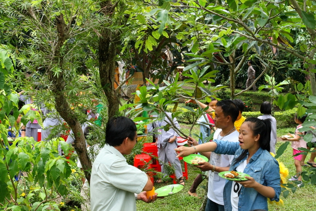 Đồng Nai: Mãi nhớ phiên chợ quê hương tại khóa tu mùa hè “Gieo hạt từ tâm” chùa Thiên Chánh