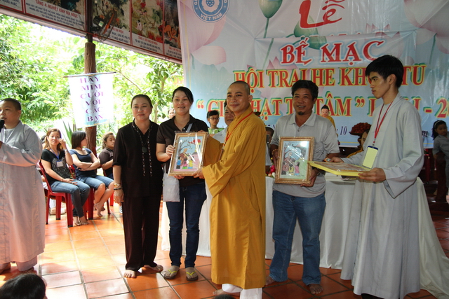Đồng Nai: Kết thúc khóa tu mùa hè “Gieo hạt từ tâm” – chùa Thiên Chánh