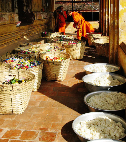 Lễ hội lên chùa ở Lào