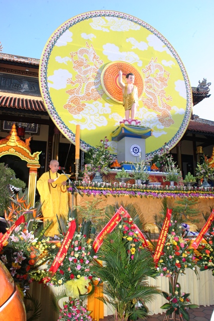TT Huế: Đại Lễ chính thức Phật đản PL.2556