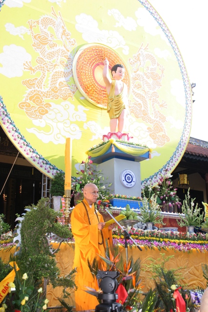 TT Huế: Đại Lễ chính thức Phật đản PL.2556