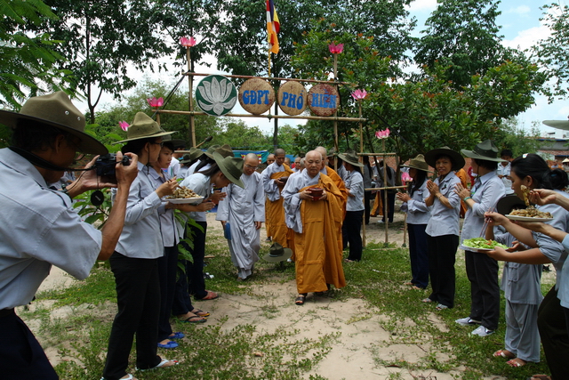 Đồng Nai: Chùm ảnh trại Hạnh ngành Nữ - Hoành tráng với phiên chợ quê hương