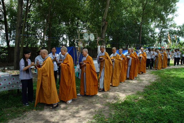 Đồng Nai: Chùm ảnh trại Hạnh ngành Nữ - Hoành tráng với phiên chợ quê hương