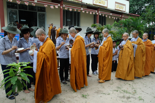 Đồng Nai: Chùm ảnh trại Hạnh ngành Nữ - Hoành tráng với phiên chợ quê hương