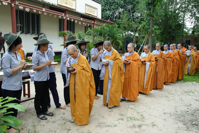 Đồng Nai: Chùm ảnh trại Hạnh ngành Nữ - Hoành tráng với phiên chợ quê hương