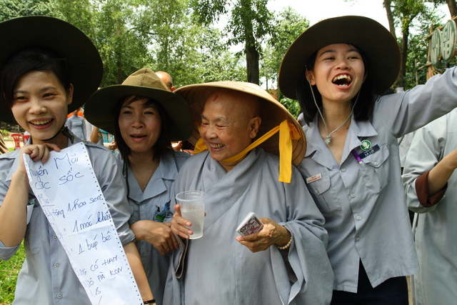 Đồng Nai: Chùm ảnh trại Hạnh ngành Nữ - Hoành tráng với phiên chợ quê hương