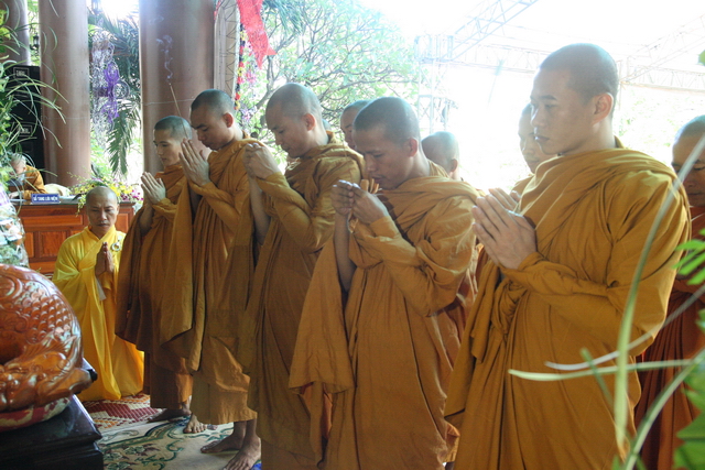 Chùm ảnh: Các đoàn viếng tang lễ HT. Thích Minh Châu sáng 03/09/2012