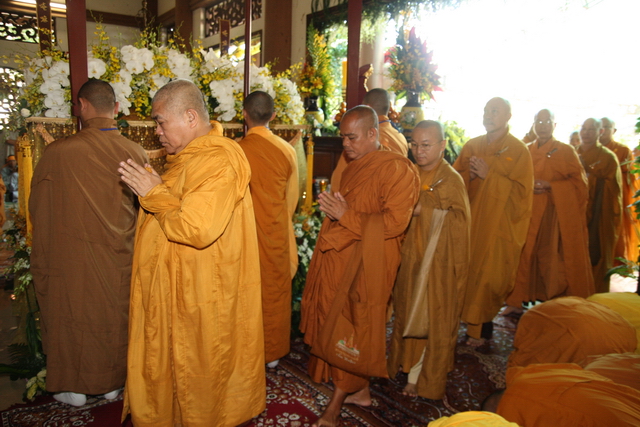 Chùm ảnh: Các đoàn viếng tang lễ HT. Thích Minh Châu sáng 03/09/2012