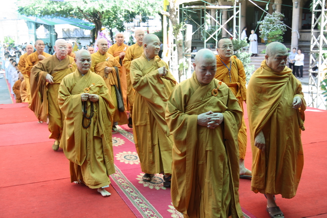 Chùm ảnh: Các đoàn viếng tang lễ HT. Thích Minh Châu sáng 03/09/2012