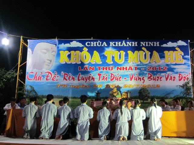 Long An: Hân hoan đón chào đêm khai mạc khóa tu mùa hè lần thứ nhất tại chùa Khánh Ninh