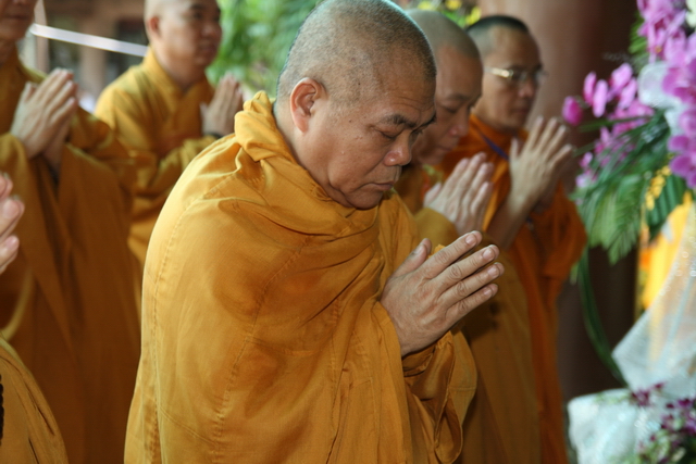 Chùm ảnh: Các đoàn viếng tang lễ HT. Thích Minh Châu sáng 03/09/2012