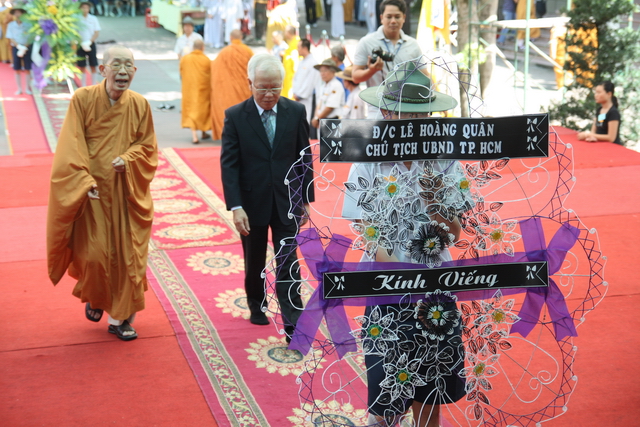 Chùm ảnh: Các đoàn viếng tang lễ HT. Thích Minh Châu sáng 03/09/2012