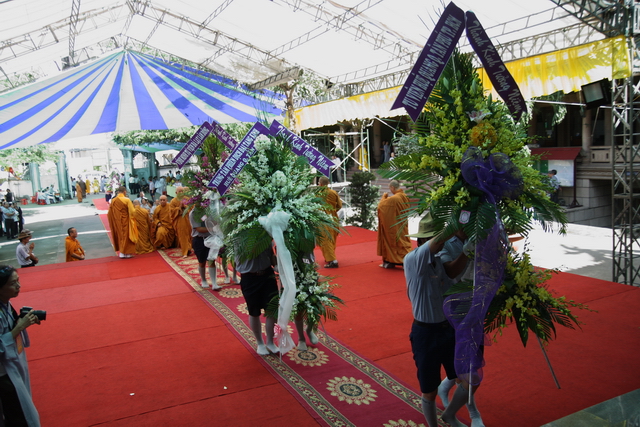 Chùm ảnh: Các đoàn viếng tang lễ HT. Thích Minh Châu sáng 03/09/2012