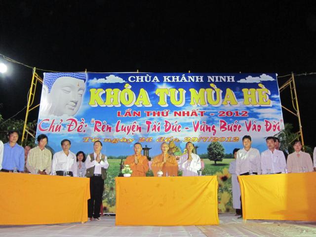 Long An: Hân hoan đón chào đêm khai mạc khóa tu mùa hè lần thứ nhất tại chùa Khánh Ninh