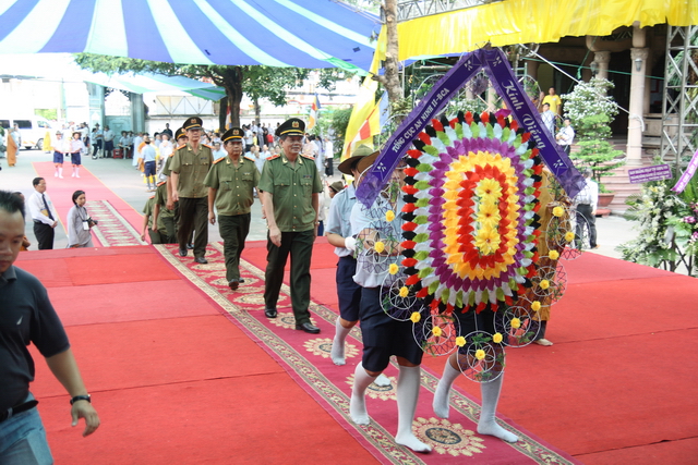 Chùm ảnh: Các đoàn viếng tang lễ HT. Thích Minh Châu sáng 03/09/2012