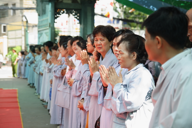 Chùm ảnh: Các đoàn viếng tang lễ HT. Thích Minh Châu sáng 03/09/2012