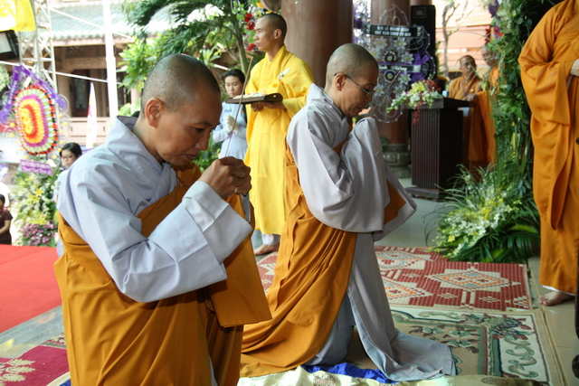 Chùm ảnh: Các đoàn viếng tang lễ HT. Thích Minh Châu sáng 03/09/2012