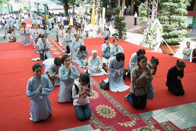 Chùm ảnh: Các đoàn viếng tang lễ HT. Thích Minh Châu sáng 03/09/2012