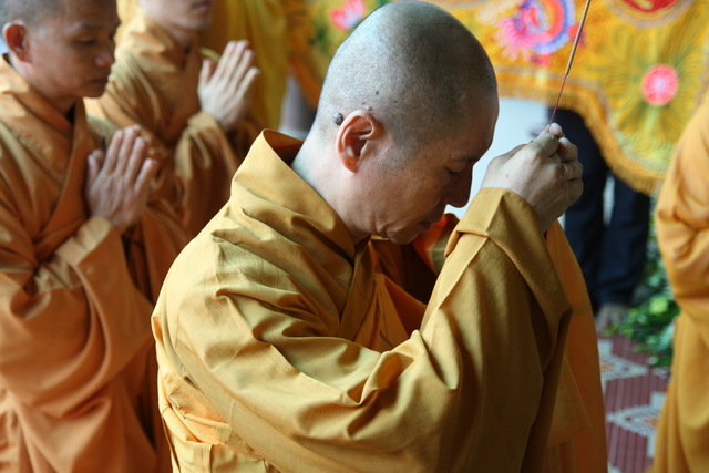 Chùm ảnh: Các đoàn viếng tang lễ HT. Thích Minh Châu sáng 03/09/2012