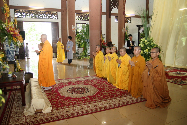 Chùm ảnh: Các đoàn viếng tang lễ HT. Thích Minh Châu sáng 03/09/2012