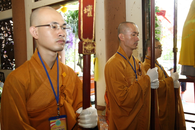 Chùm ảnh: Các đoàn viếng tang lễ HT. Thích Minh Châu sáng 03/09/2012