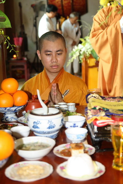 Chùm ảnh: Các đoàn viếng tang lễ HT. Thích Minh Châu sáng 03/09/2012