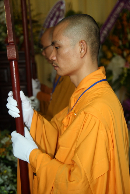 Chùm ảnh: Các đoàn viếng tang lễ HT. Thích Minh Châu sáng 03/09/2012