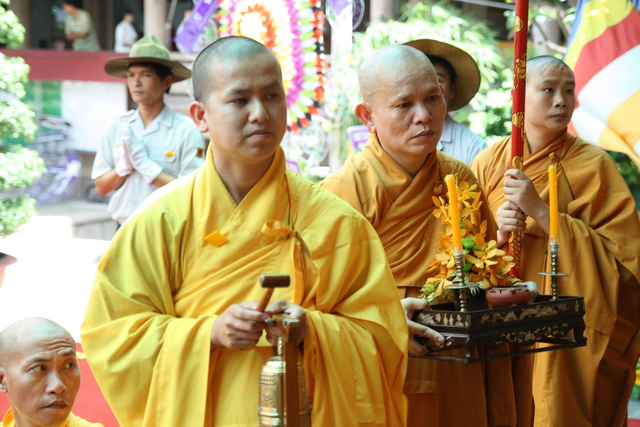 Chùm ảnh: Các đoàn viếng tang lễ HT. Thích Minh Châu sáng 03/09/2012