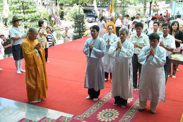 Chùm ảnh: Các đoàn viếng tang lễ HT. Thích Minh Châu sáng 03/09/2012