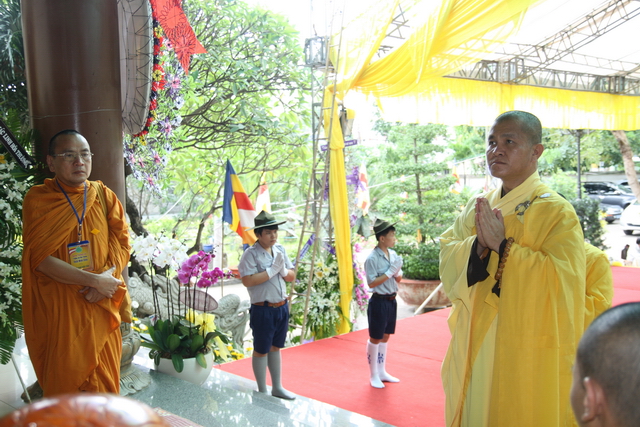 Chùm ảnh: Các đoàn viếng tang lễ HT. Thích Minh Châu - Chiều 03/09/2012