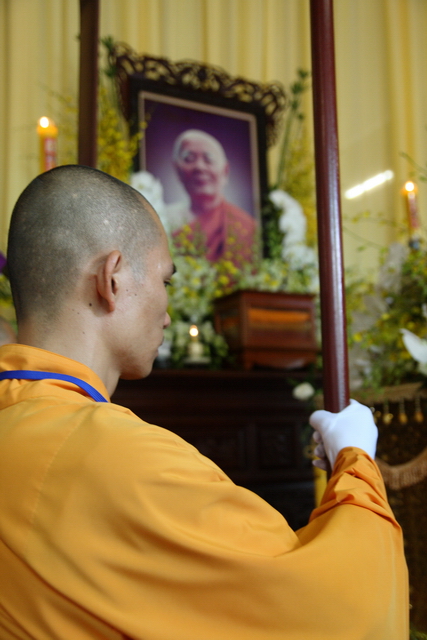Chùm ảnh: Các đoàn viếng tang lễ HT. Thích Minh Châu - Chiều 03/09/2012