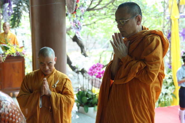 Chùm ảnh: Các đoàn viếng tang lễ HT. Thích Minh Châu - Chiều 03/09/2012