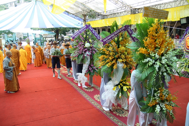 Chùm ảnh: Các đoàn viếng tang lễ HT. Thích Minh Châu - Chiều 03/09/2012