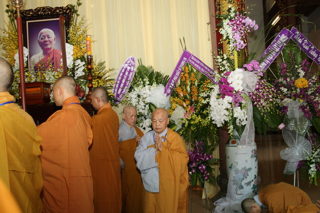 Chùm ảnh: Các đoàn viếng tang lễ HT. Thích Minh Châu - Chiều 03/09/2012