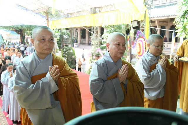 Chùm ảnh: Các đoàn viếng tang lễ HT. Thích Minh Châu - Chiều 03/09/2012