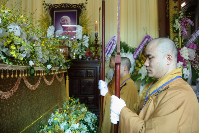 Chùm ảnh: Các đoàn viếng tang lễ HT. Thích Minh Châu - Chiều 03/09/2012