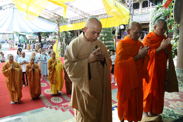 Chùm ảnh: Các đoàn viếng tang lễ HT. Thích Minh Châu - Chiều 03/09/2012