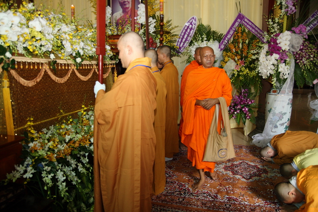 Chùm ảnh: Các đoàn viếng tang lễ HT. Thích Minh Châu - Chiều 03/09/2012