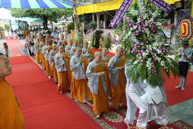 Chùm ảnh: Các đoàn viếng tang lễ HT. Thích Minh Châu - Chiều 03/09/2012