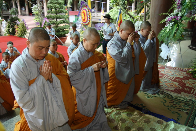 Chùm ảnh: Các đoàn viếng tang lễ HT. Thích Minh Châu - Chiều 03/09/2012