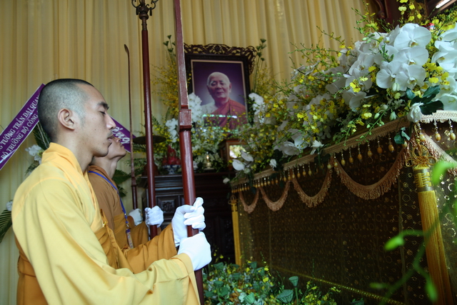 Chùm ảnh: Các đoàn viếng tang lễ HT. Thích Minh Châu - Chiều 03/09/2012