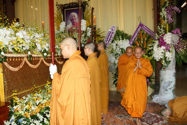 Chùm ảnh: Các đoàn viếng tang lễ HT. Thích Minh Châu - Chiều 03/09/2012