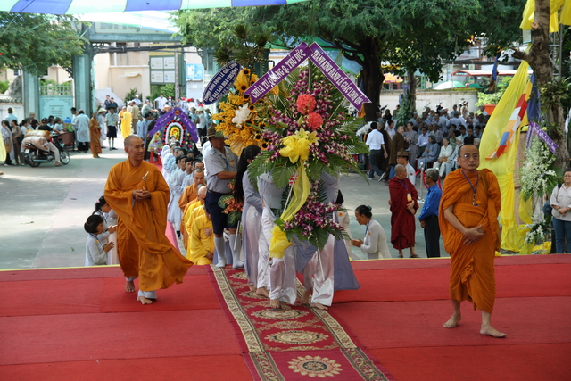 Chùm ảnh: Các đoàn viếng tang lễ HT. Thích Minh Châu - Chiều 03/09/2012