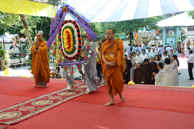 Chùm ảnh: Các đoàn viếng tang lễ HT. Thích Minh Châu - Chiều 03/09/2012