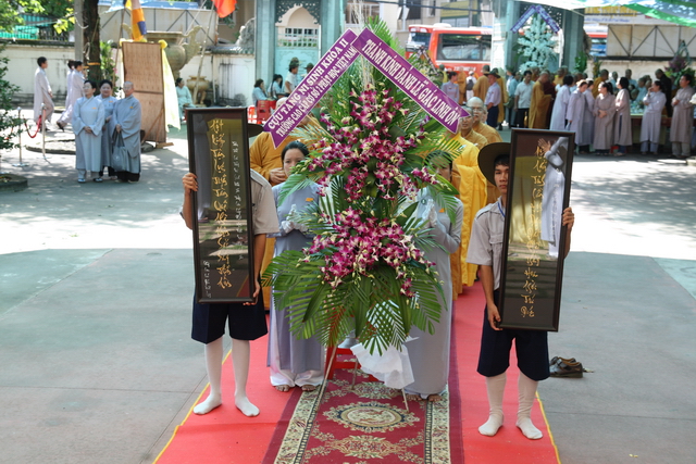 Chùm ảnh: Các đoàn viếng tang lễ HT. Thích Minh Châu - Chiều 03/09/2012